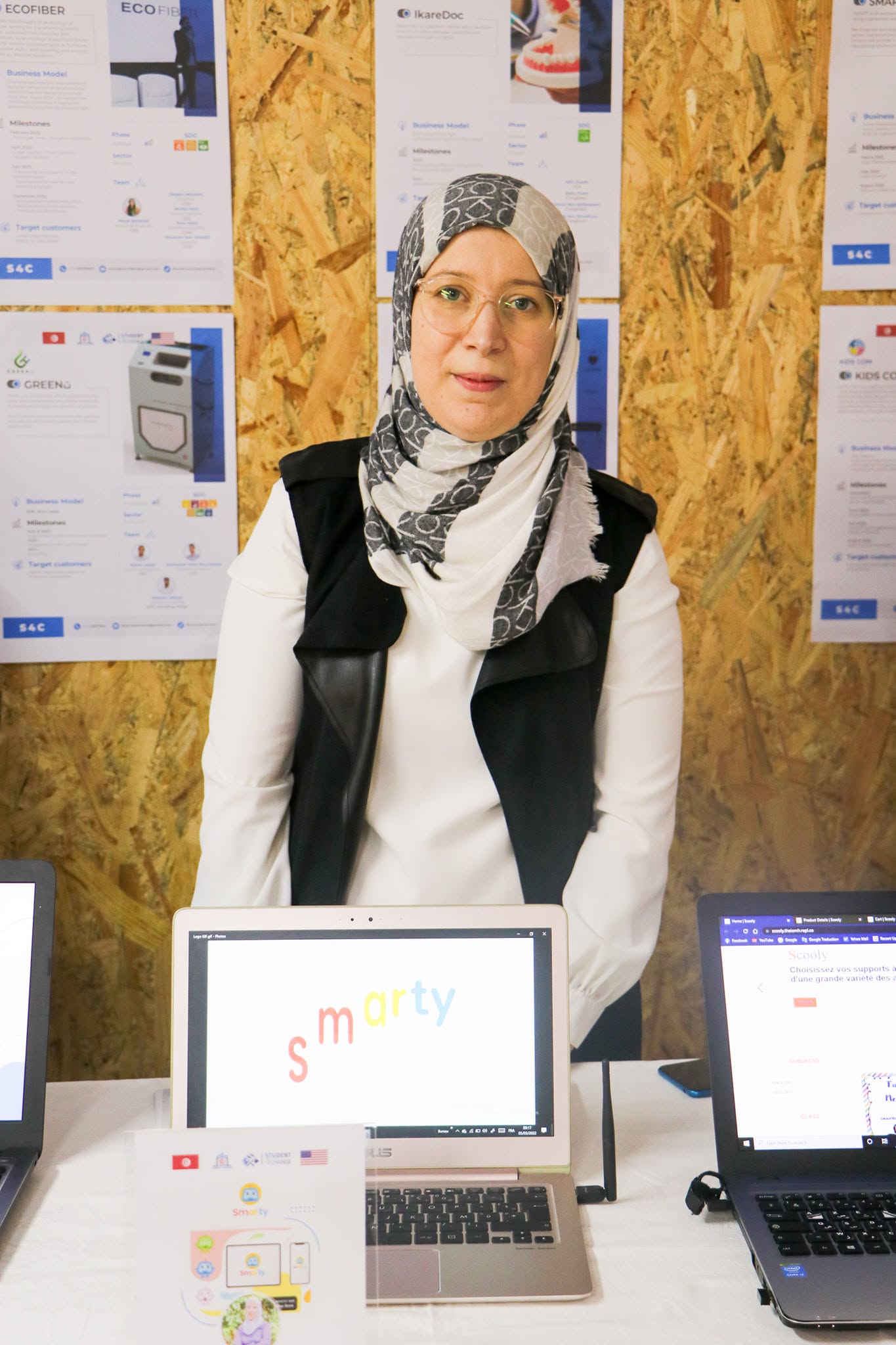 Student4Change exhibition with Association Jeunes Leaders, Smarty booth